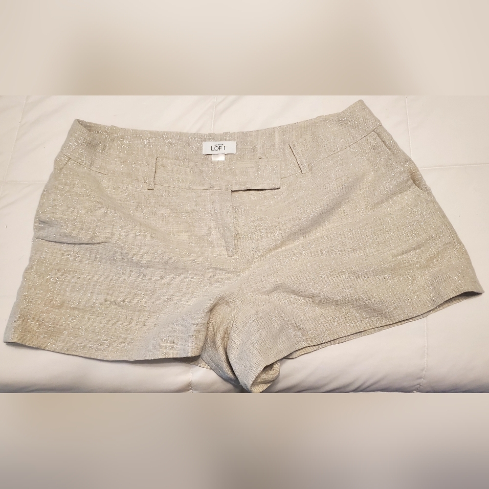 LOFT Women's Tan Shorts